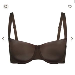 SKIMS - NO SHOW Unlined Balconette Bra